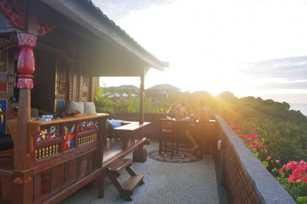 The Hidden Escapes Bingin- Sunset Rooftop Wood House With Ocean View & Private Kitchen Uluwatu Exterior foto
